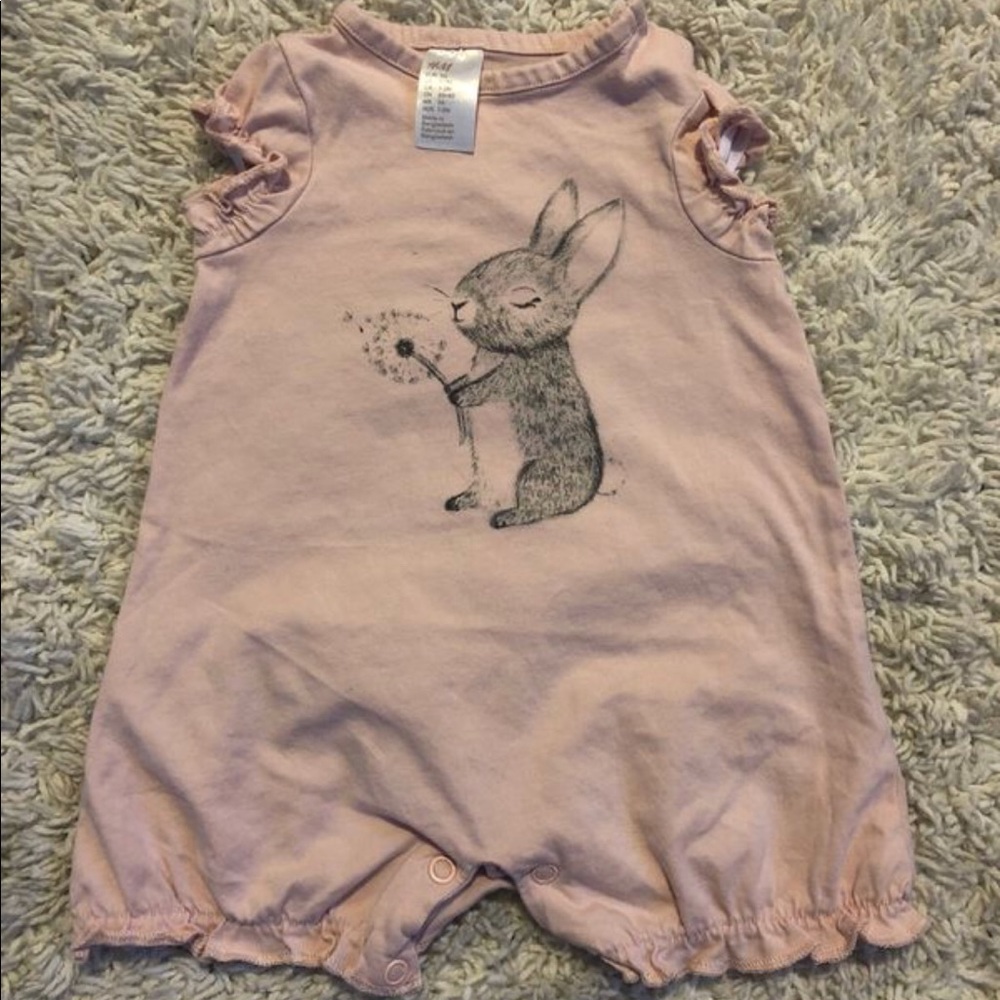 H&M bunny sleep and play